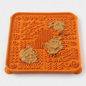 Pet Licking Mat – Calming Treat Dispenser product image 2 - CZG Pet Store
